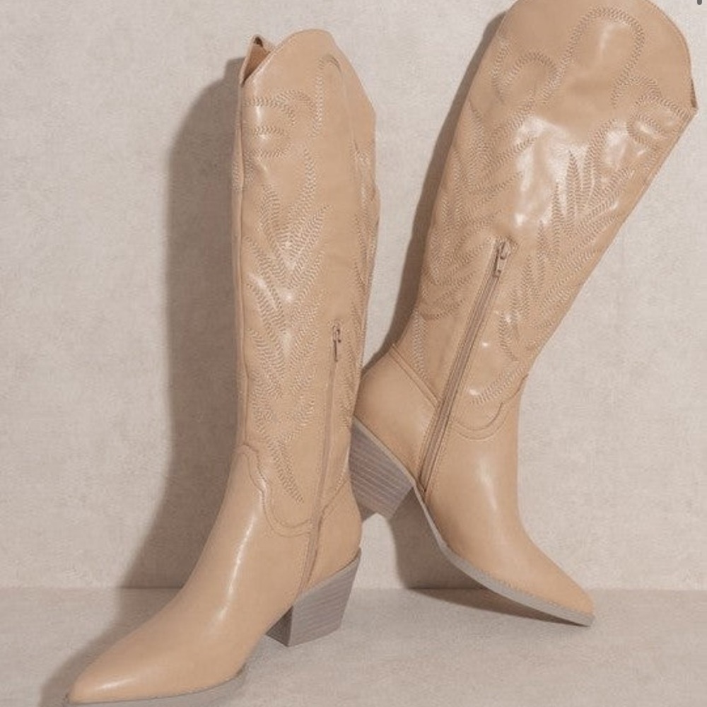 Brand new - Oasis Society Beige Cowboy Boots